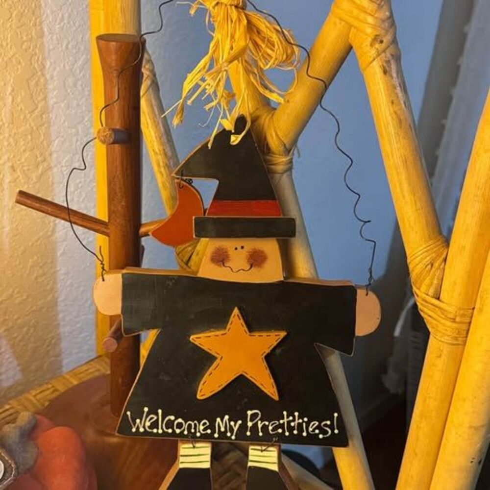 Wooden Halloween Witch Hanging Decor Welcome My Pretties VTG Old Fashion 90s